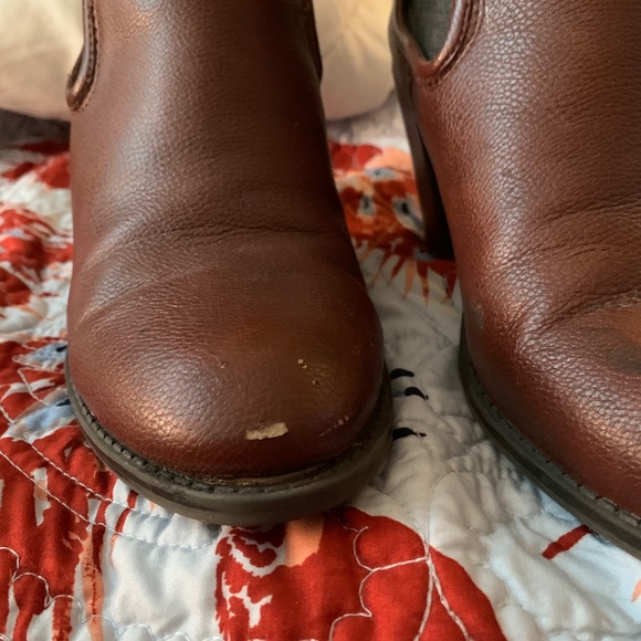 Maroon Boots - Picture 4 of 5